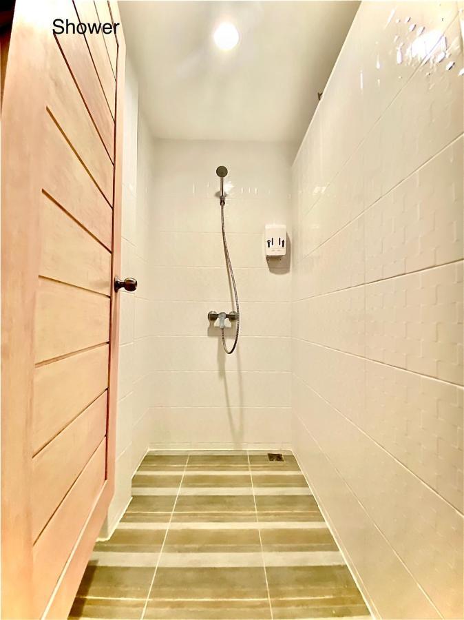 Click Hostel Bangkok Luaran gambar